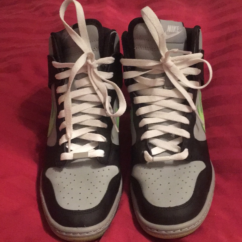 Nike Skyhigh wege sneaker size 9